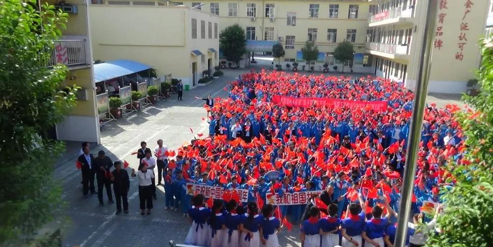如何给学生设计属于学校的专属校服