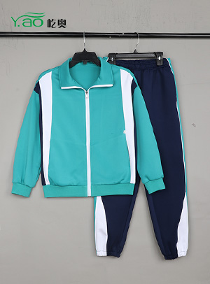 夏季定制校服：如何选择最适合的校服面料？