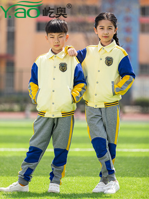 为什么校服选择简洁干净的颜色，而不是华丽多彩的呢？